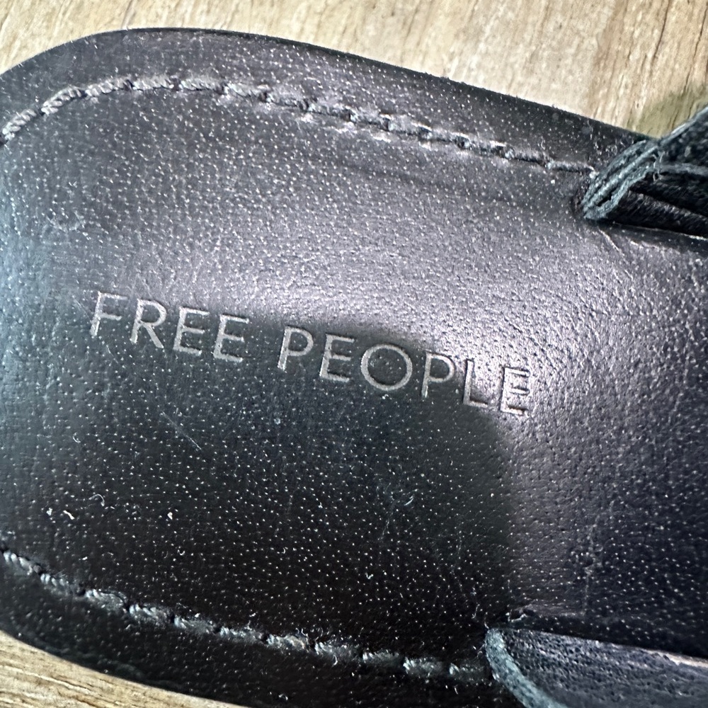 Free People Toe Ring Sandals Size EU 37 / U.S. 6.5-7 Black - Picture 5 of 9